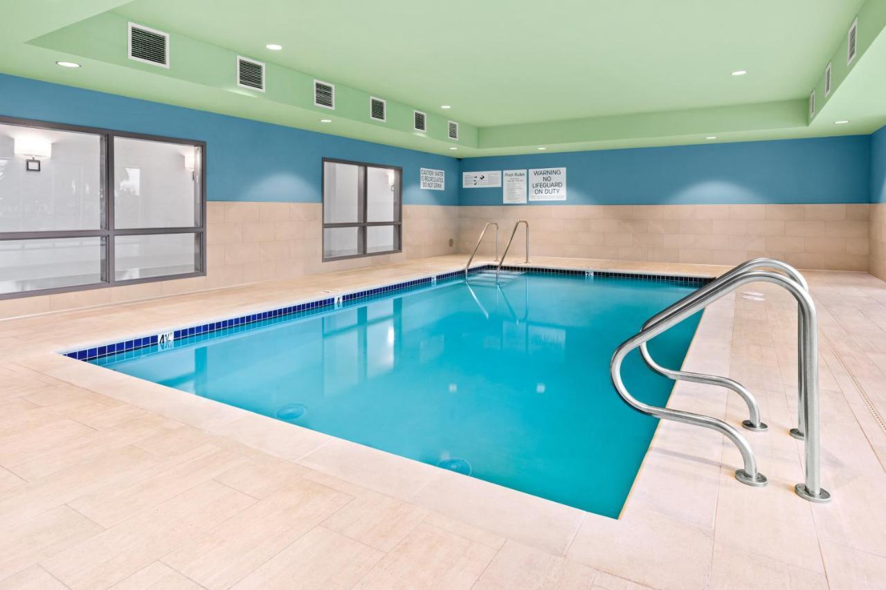 Holiday Inn Express & Suites - Suisun City By Ihg Dış mekan fotoğraf