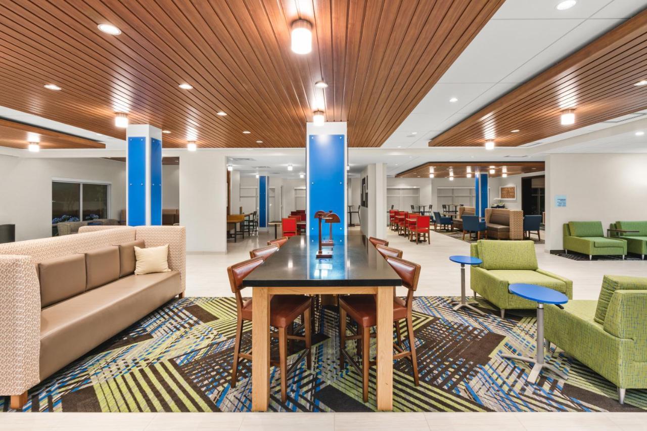 Holiday Inn Express & Suites - Suisun City By Ihg Dış mekan fotoğraf