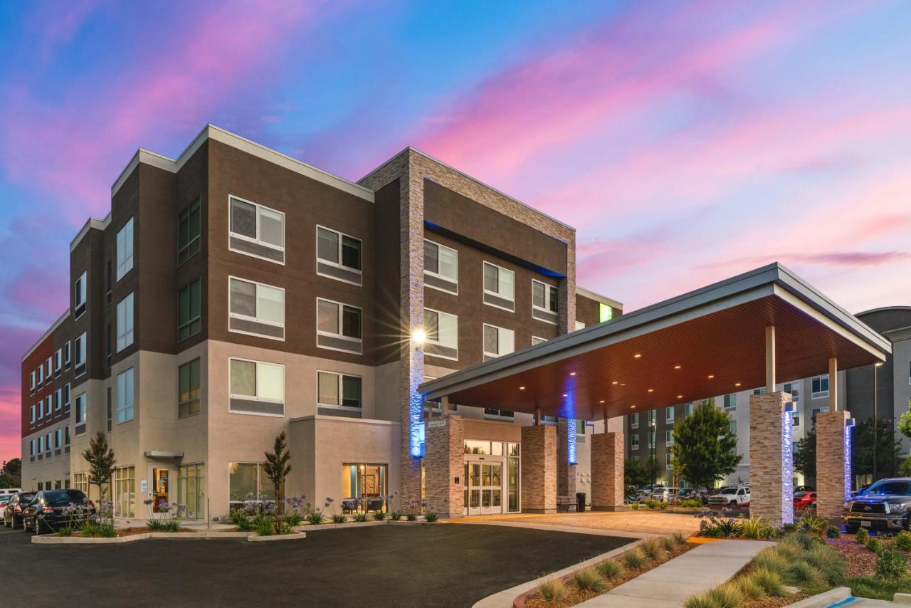 Holiday Inn Express & Suites - Suisun City By Ihg Dış mekan fotoğraf