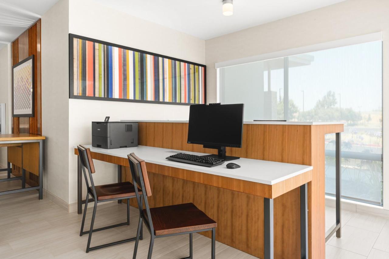 Holiday Inn Express & Suites - Suisun City By Ihg Dış mekan fotoğraf