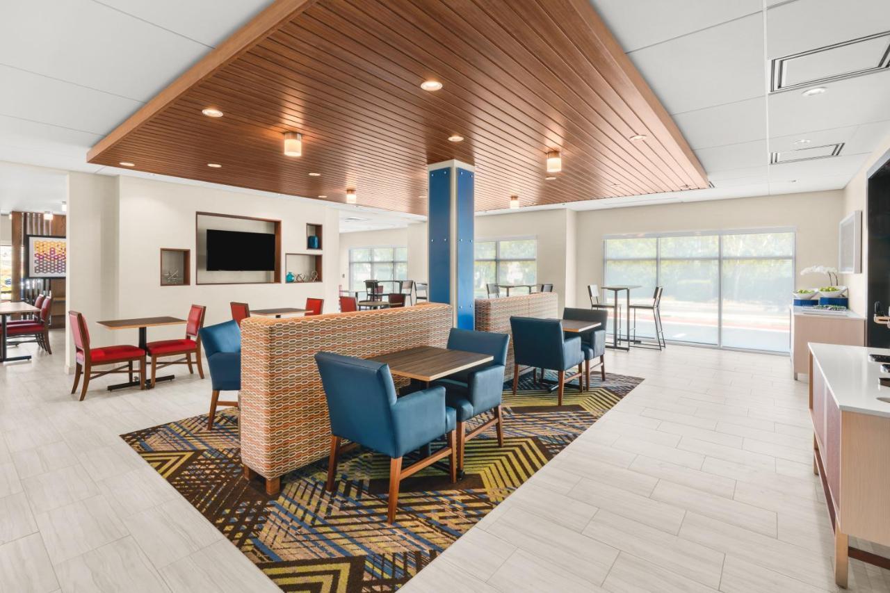 Holiday Inn Express & Suites - Suisun City By Ihg Dış mekan fotoğraf