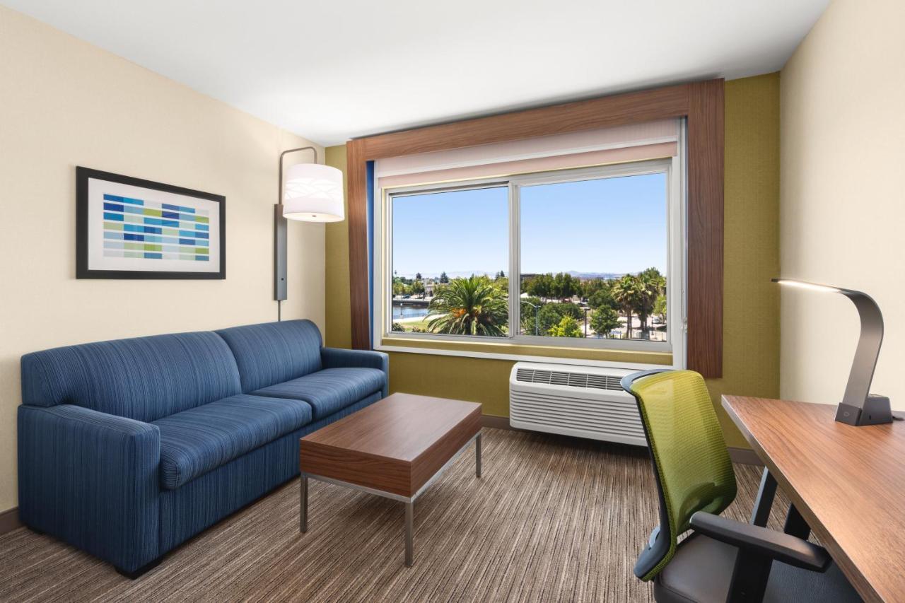 Holiday Inn Express & Suites - Suisun City By Ihg Dış mekan fotoğraf