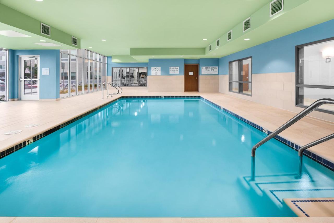Holiday Inn Express & Suites - Suisun City By Ihg Dış mekan fotoğraf