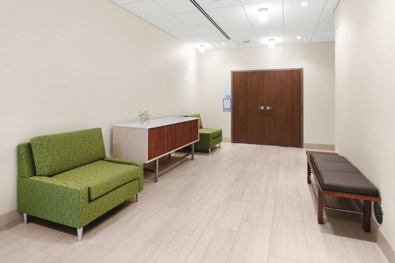 Holiday Inn Express & Suites - Suisun City By Ihg Dış mekan fotoğraf