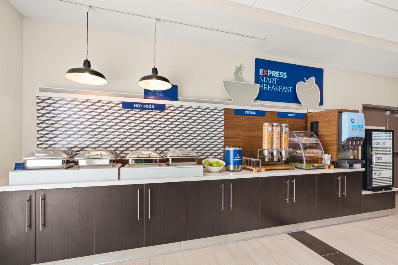 Holiday Inn Express & Suites - Suisun City By Ihg Dış mekan fotoğraf