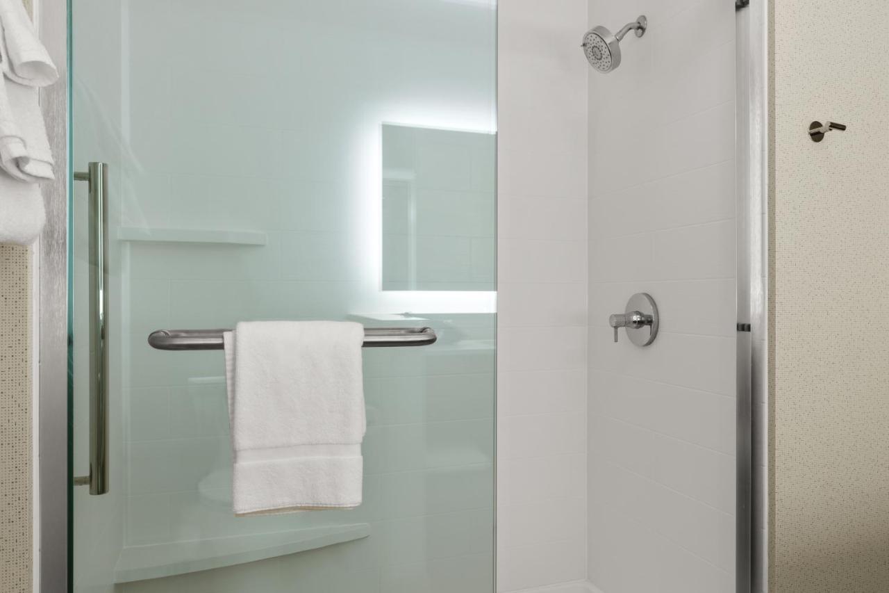 Holiday Inn Express & Suites - Suisun City By Ihg Dış mekan fotoğraf